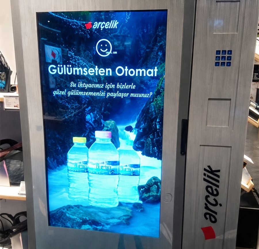 Arçelik Gülümseten Otomat — yüz algılamayla çalışan interaktif otomat