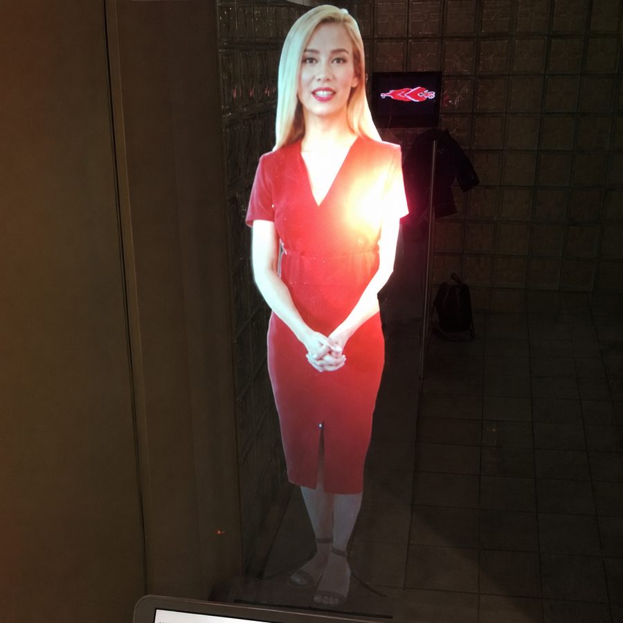 İnsan boyutunda hologram sunum ünitesi