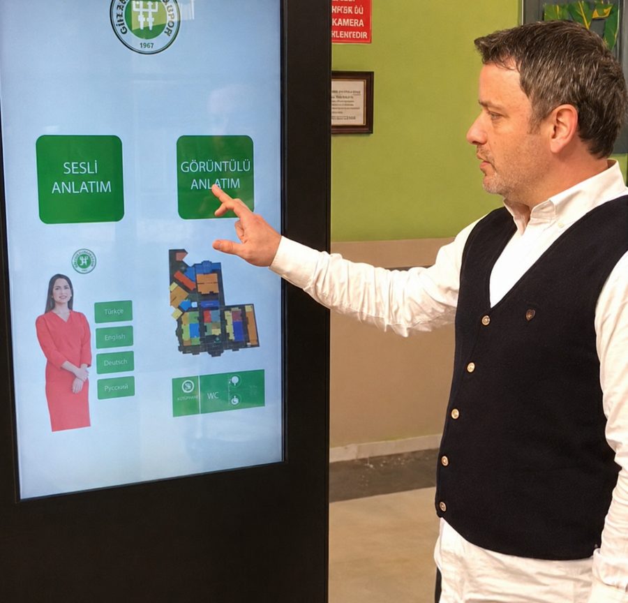 Kocaeli Üniversitesi Araştırma ve Uygulama Hastanesi yönlendirme kiosku