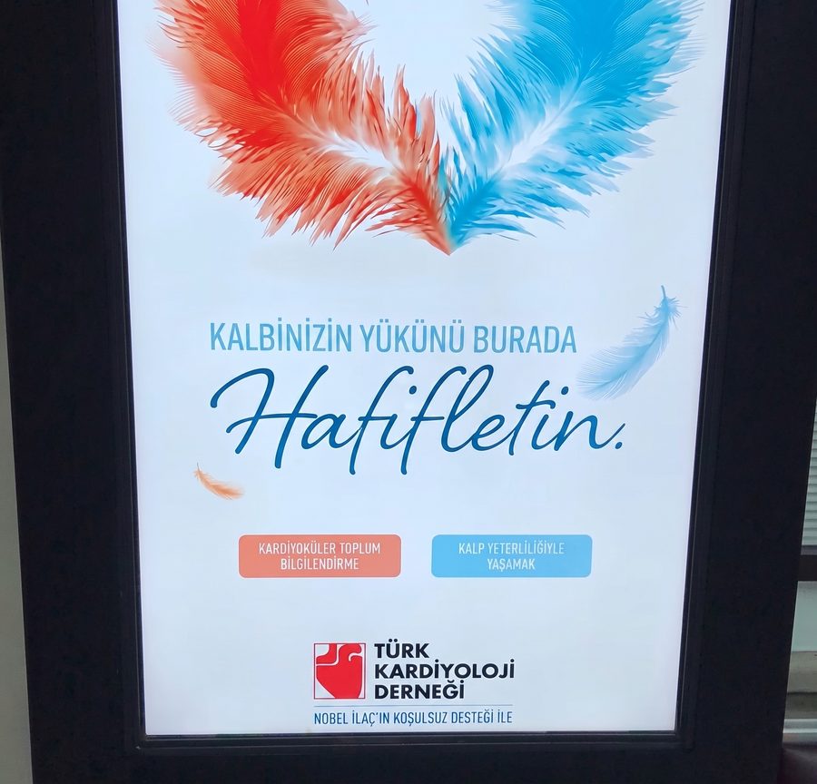 Türk Kardiyoloji Derneği kampanyası için kurulan dokunmatik ünite